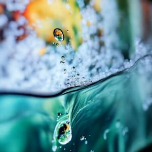 Tampilan detail dari sebuah LED TV 50 inch yang menampilkan gambar dengan resolusi tinggi.